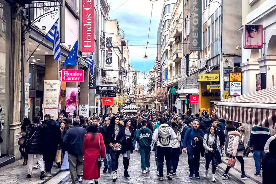 Σε ισχύ το εορταστικό ωράριο: Πώς θα λειτουργήσουν τα καταστήματα το Πάσχα
