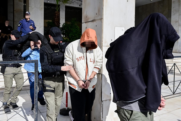 Κακουργηματική δίωξη στους 23 συλληφθέντες για την υπόθεση της Pizza Fan
