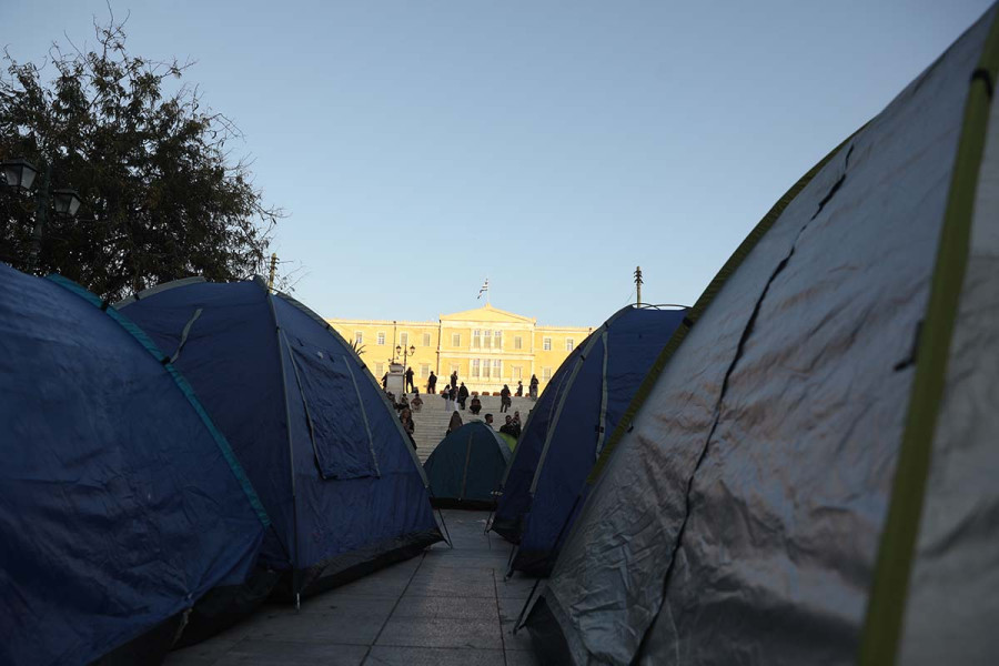 Σκηνές στο Σύνταγμα στήνουν οι φοιτητές – Ξεκινά διήμερο κινητοποιήσεων
