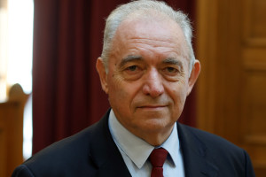 Λέκκας για κρατήρα στις Φυτείες Αιτωλοακαρνανίας: «Δεν είναι σπάνιο φαινόμενο» - Τι πρέπει να προσέξουν οι κάτοικοι