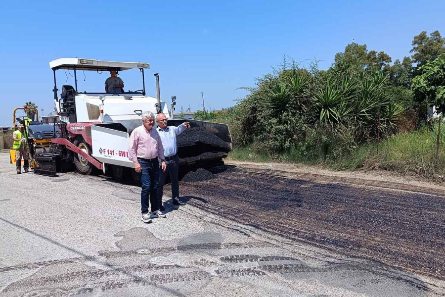 Σε εξέλιξη έργα ασφαλτόστρωσης στον Πύργο και σε κοινότητες