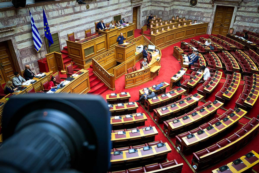 Βουλή: LIVE η δεύτερη ψηφοφορία για τη Συνταγματική Αναθεώρηση