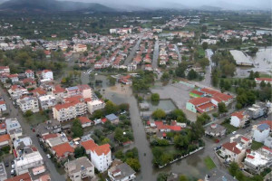 Μεσολόγγι: Η επόμενη μέρα μετά τις πλημμύρες – Αγώνας δρόμου για αποκατάσταση των ζημιών (video)