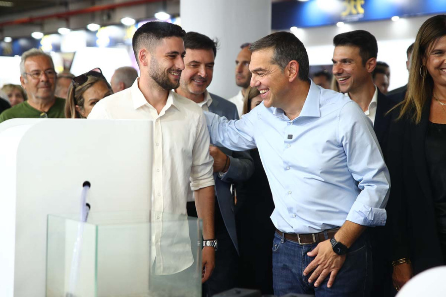 «Άνοιγμα» ΕΛΑΣ στην κοινωνία: Σε προεκλογικούς ρυθμούς με θεματικές εκδηλώσεις για το πρόγραμμα και «ομάδες» στους δήμους