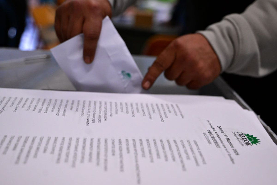 ΠΑΣΟΚ: Πάνω από 150.000 μέλη στις κάλπες - Ουρές και παράταση της ψηφοφορίας