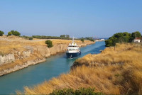 Η στιγμή που superyacht αξίας 50 εκατ. ευρώ χτυπά στα τοιχώματα του Ισθμού της Κορίνθου