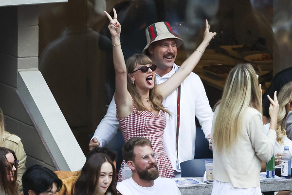 Taylor Swift – Travis Kelce: Η γαμήλια παράδοση που παρέλειψαν στον γάμο τους