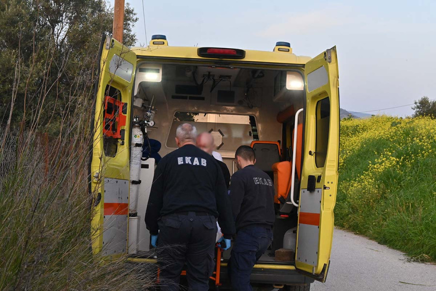Ιωάννινα: Στον γκρεμό κατέληξε ΙΧ με 21χρονο οδηγό - Απεγκλωβίστηκε τραυματισμένος