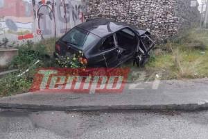 Πάτρα: ΙΧ αυτοκίνητο “καρφώθηκε” σε τοίχο! Στο νοσοκομείο με σοβαρά τραύματα ο οδηγός του οχήματος