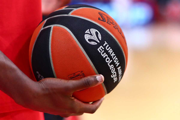 Αθλητικές μεταδόσεις (13/10): Πού θα δείτε τις μάχες Παναθηναϊκού και Ολυμπιακού στη Euroleague και τους αγώνες του Champions League