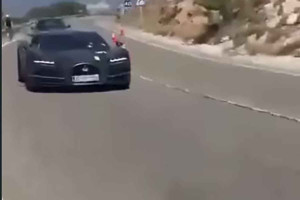 Video: Tράκαρε μια Bugatti και μάλιστα προπαραγωγής