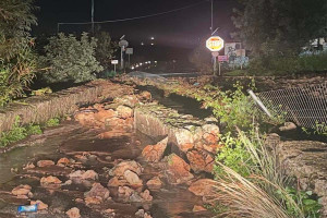 «Πνίγηκε» η Κεφαλονιά: Καταιγίδες, κατολισθήσεις και εγκλωβισμοί - Δεν χτύπησε το 112