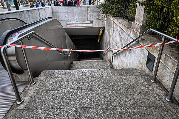 Νεκρός 61χρονος που έπεσε στις ράγες του μετρό στον σταθμό «Άγιος Αντώνιος»