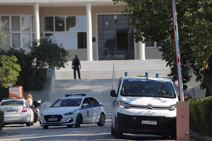 Φωτιά στο Σισμανόγλειο: Προσήχθη 74χρονος ασθενής - Μαρτυρίες ότι κάπνιζε στον θάλαμο