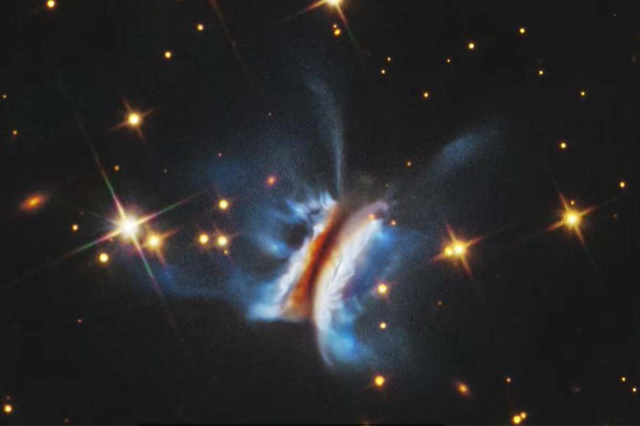 Το διαστημικό τηλεσκόπιο Hubble ξετύλιξε το… χάος μέσα στο «σάντουιτς του Δράκουλα»