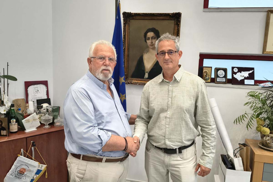 Επίσημη επίσκεψη του νέου Ομογενή Βουλευτή της Ουγγαρίας Αλέξανδρου Πούρου στον Δήμαρχο Ήλιδας Χρήστο Χριστοδουλόπουλο