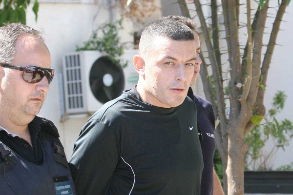 Αλκέτ Ριζάι: Ανθρωποκυνηγητό για τον βαρυποινίτη δραπέτη