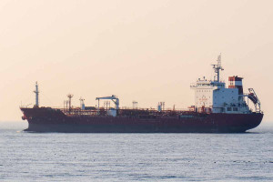 Ελληνόκτητο τάνκερ που μετέφερε ιρακινό πετρέλαιο πέρασε με κλειστούς πομπούς τα Στενά του Ορμούζ