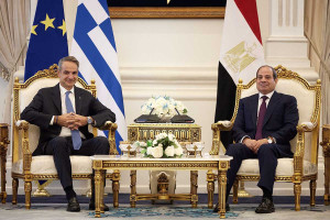 Μητσοτάκης από Αίγυπτο: Σταθερότητα δεν σημαίνει υποχωρητικότητα ούτε ανοχή σε τετελεσμένα