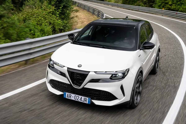 Οι νέες Alfa Romeo Giulia και Stelvio ετοιμάζονται