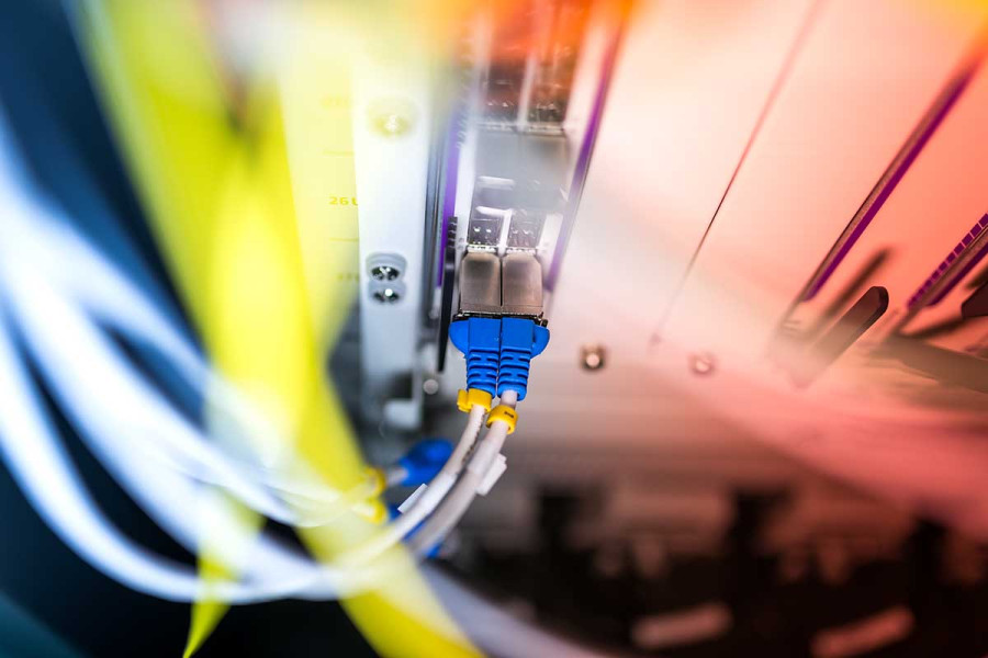 Νέες εξελίξεις με τις οπτικές ίνες στις πολυκατοικίες: Πότε είναι παράνομη η δεύτερη εγκατάσταση