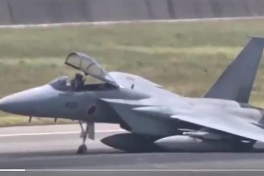 Ανώμαλη προσγείωση ιαπωνικού μαχητικού F-15 στο αεροδρόμιο της Νάχα στην Οκινάουα