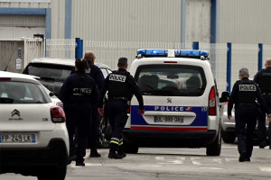Αυτοκίνητο έπεσε σε πλήθος στο νησί Ολερόν της Γαλλίας, φώναξε «Allahu Akbar» ο οδηγός - Τουλάχιστον 10 τραυματίες