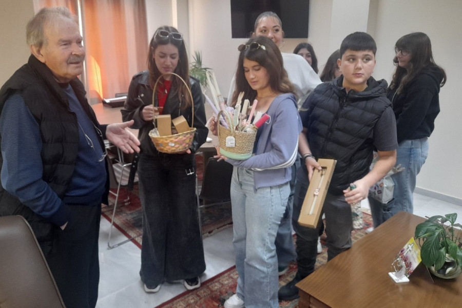 Εντυπωσιακές χειροποίητες δημιουργίες από μαθητές του Γυμνασίου Κρεστένων