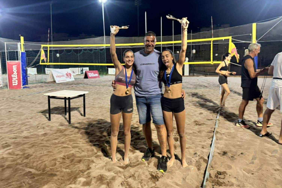 Πρωταθλήτριες Πελοποννήσου στο Beach Volley Κ17 οι αδελφές Τσούμα