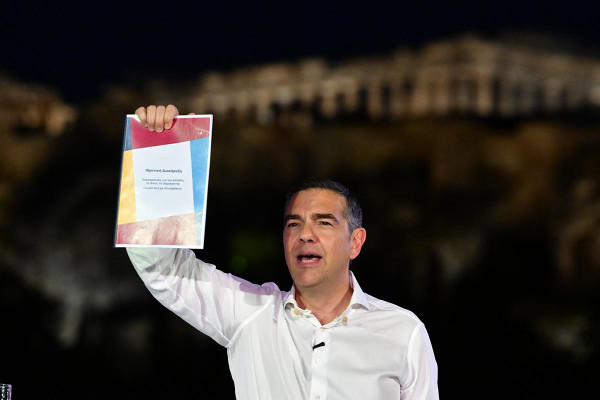 Η ΕΛΑΣ του Τσίπρα οριοθετείται έναντι του ΠΑΣΟΚ και απαντάει στις προκλήσεις