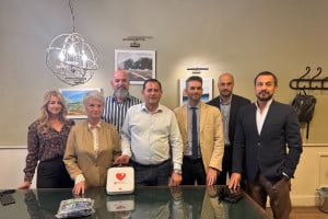 Πύργος: Παραδόθηκε στον Δικηγορικό Σύλλογο Ηλείας φορητός απινιδωτής