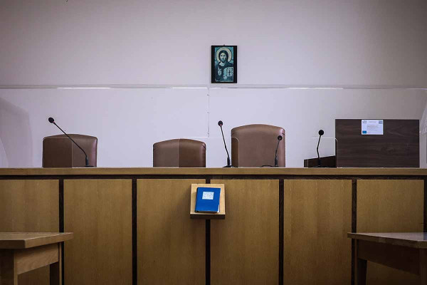 Πάτρα: Κακουργήματα για τον «ερωτευμένο» καθηγητή