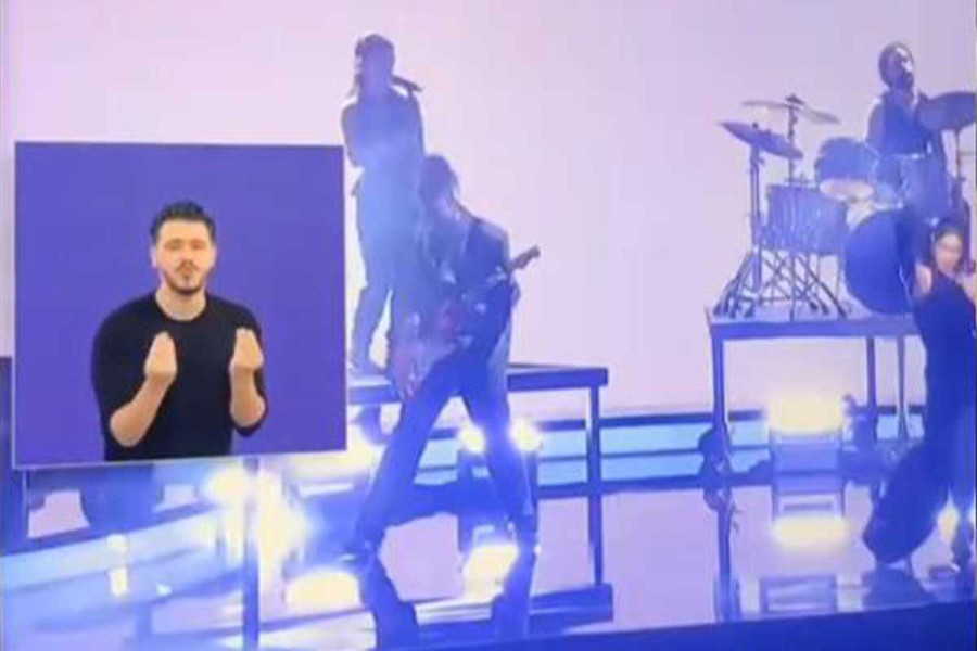 Eurovision 2025: Viral έγινε ο διερμηνέας νοηματικής που έκανε το Ζάρι στον ελληνικό τελικό