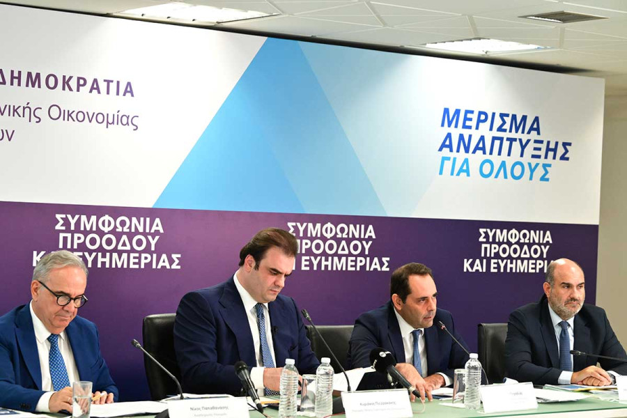 Πιερρακάκης - Live: Μηδενικός φόρος για 87.000 τρίτεκνους και 47.000 αγρότες