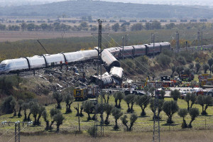 Ισπανία: Τα τρία μοιραία λάθη που οδήγησαν στη σιδηροδρομική τραγωδία με τους 68 νεκρούς