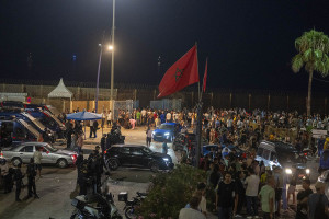 Γιατί πλημμύρισε από 49.000 μετανάστες η Θέουτα