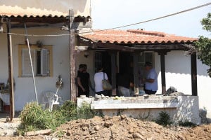 Μαραθώνας: Τι λέει η 68χρονη που έθαψε την μάνα της στο υπόγειο του σπιτιού