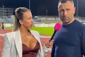Προπονητής αποφεύγει με κάθε κόστος να κοιτάξει δημοσιογράφο, γίνεται viral και αποθεώνεται στα social media