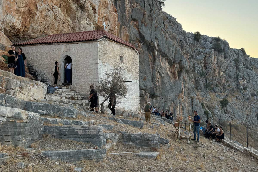 Παναγία η Ρετουνιώτισσα – Το μονοπάτι της πίστης από την Αρετή στα Μαύρα Βουνά Αράξου