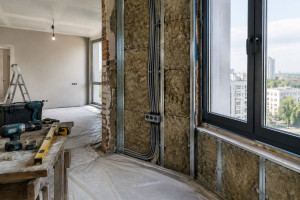 Έξυπνη Ανακαίνιση: Οι 5 παρεμβάσεις που αυξάνουν την αξία του ακινήτου σας &amp; μειώνουν τα πάγια έξοδα