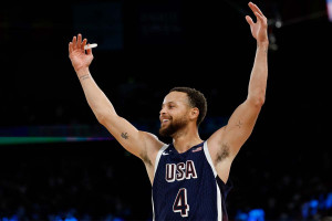 NBA, Γουόριορς: Νοκ-άουτ για τουλάχιστον ακόμη πέντε παιχνίδια ο Κάρι