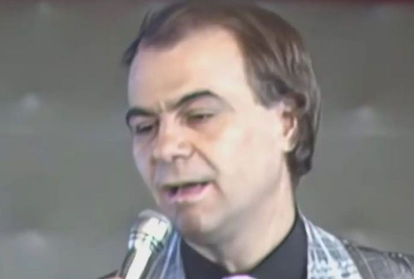 Πέθανε ο τραγουδιστής Κώστας Μοναχός
