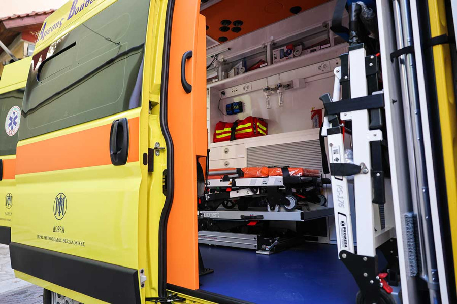 Θεσσαλονίκη: Στο νοσοκομείο 46χρονος που έπεσε σε φωταγωγό