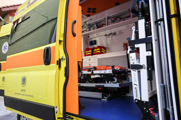 Θεσσαλονίκη: Στο νοσοκομείο 46χρονος που έπεσε σε φωταγωγό