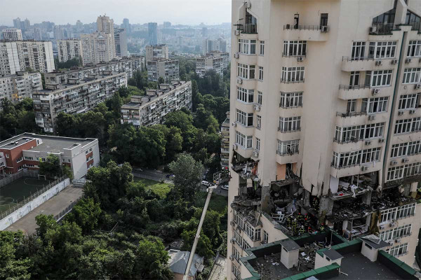 Η Ουκρανία έπληξε χημικό εργοστάσιο στη Ρωσία με πυραύλους κρουζ - Ρωσική αεροπορική επιδρομή στο Κίεβο