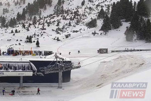 Καλάβρυτα: Φρέσκο χιόνι στον Χελμό
