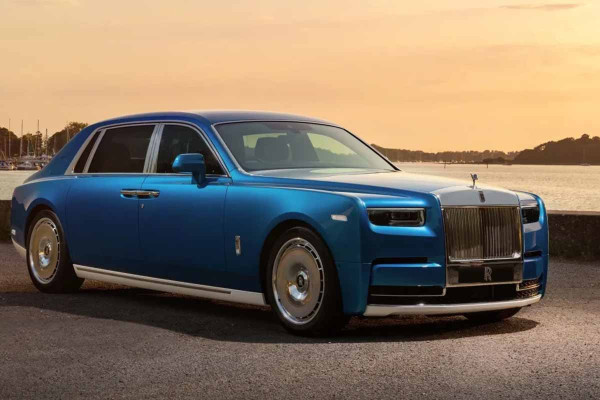 Η Rolls-Royce Phantom Regatta θα μπορούσε κάλλιστα να είναι ένα γιοτ για την άσφαλτο