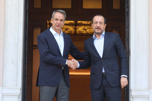 Μητσοτάκης σε συνάντηση με Χριστοδουλίδη: Ο συντονισμός Ελλάδας – Κύπρου πιο επίκαιρος από ποτέ