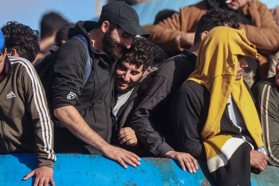 Έφτασαν οι πρώτοι 200 μετανάστες, από τα Χανιά στον Πειραιά