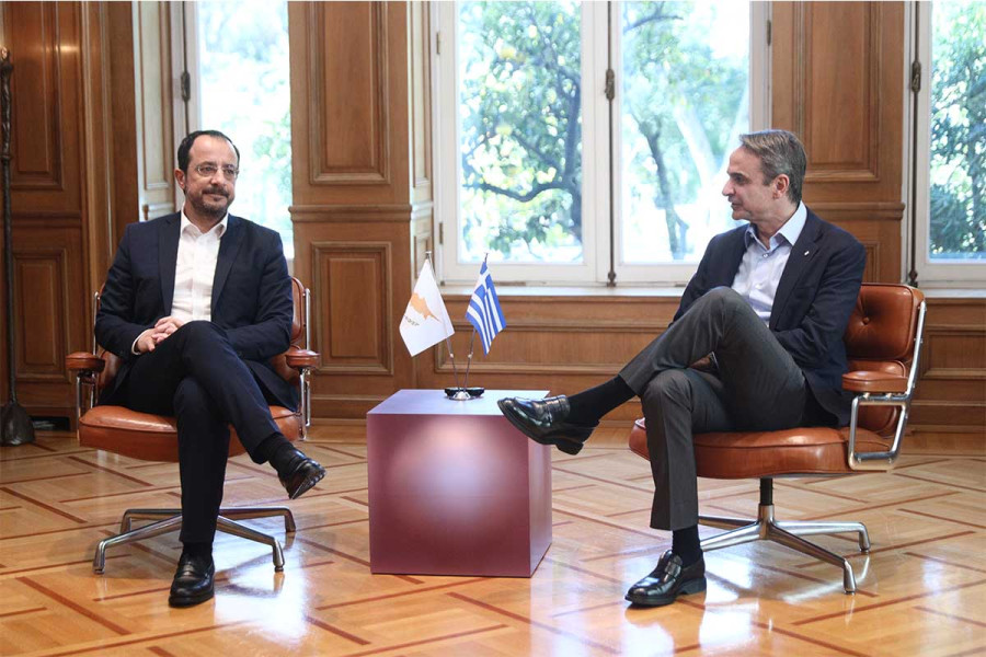 Οι εξελίξεις στο Κυπριακό και οι επενδύσεις στην ευρωπαϊκή άμυνα στο επίκεντρο της συνάντησης Μητσοτάκη - Χριστοδουλίδη